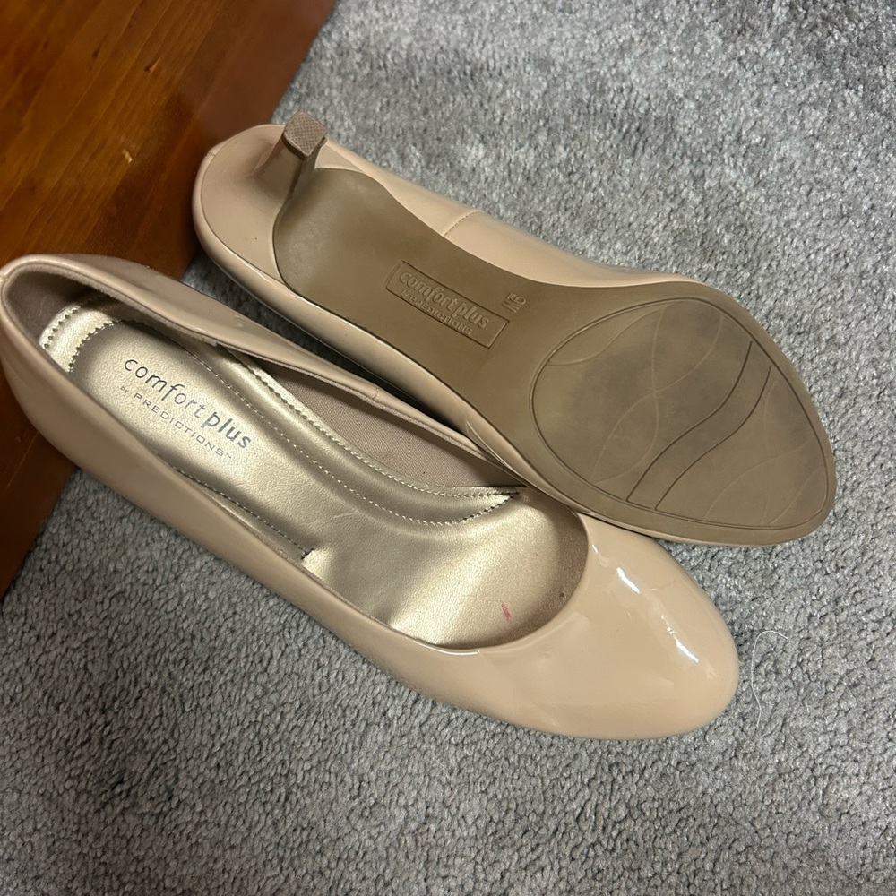 Comfort Plus by Predictions Women's Beige Heels - Picture 2 of 2